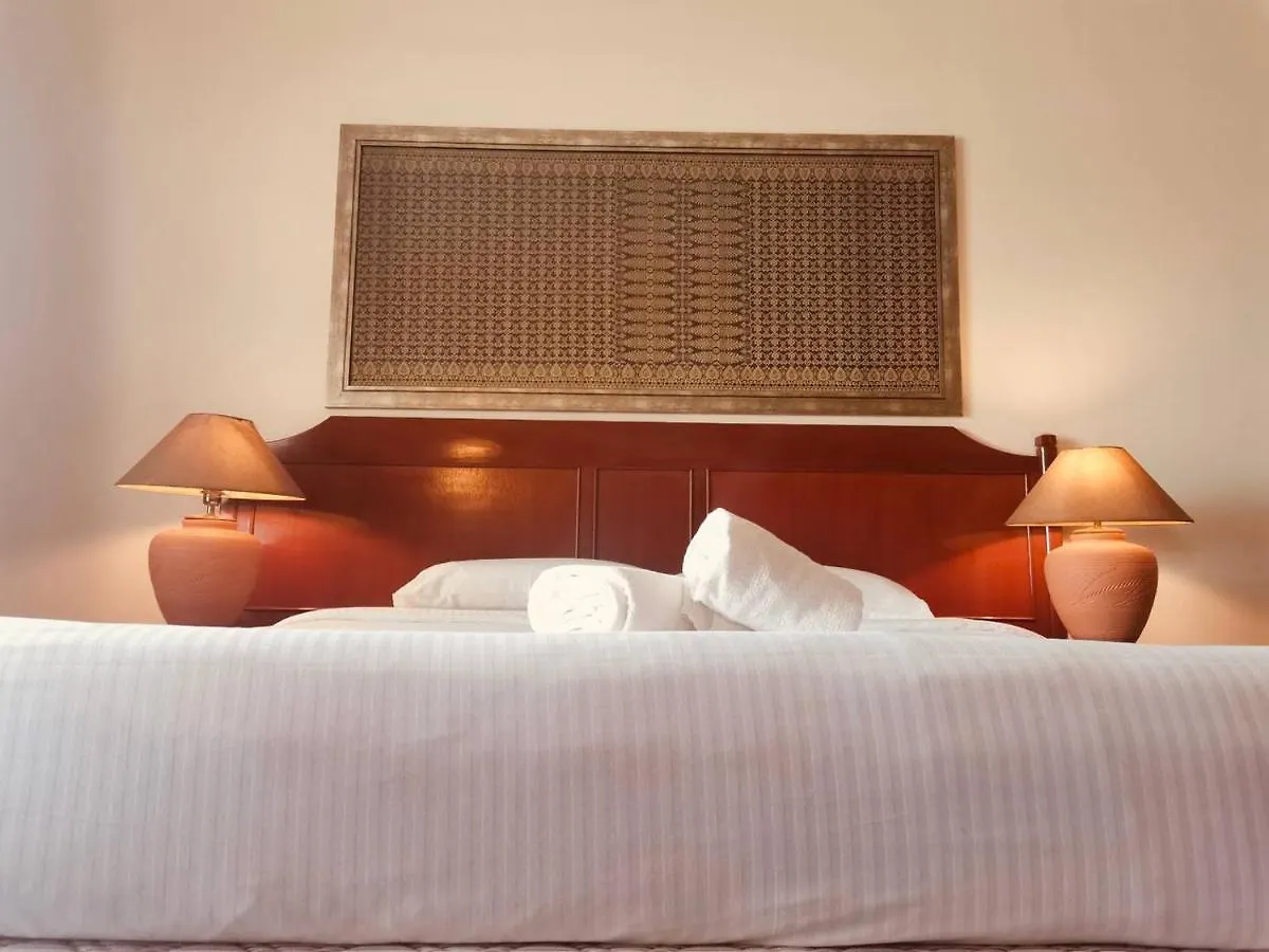 Seaview Deluxe Studio Couples Room S Aparthotel