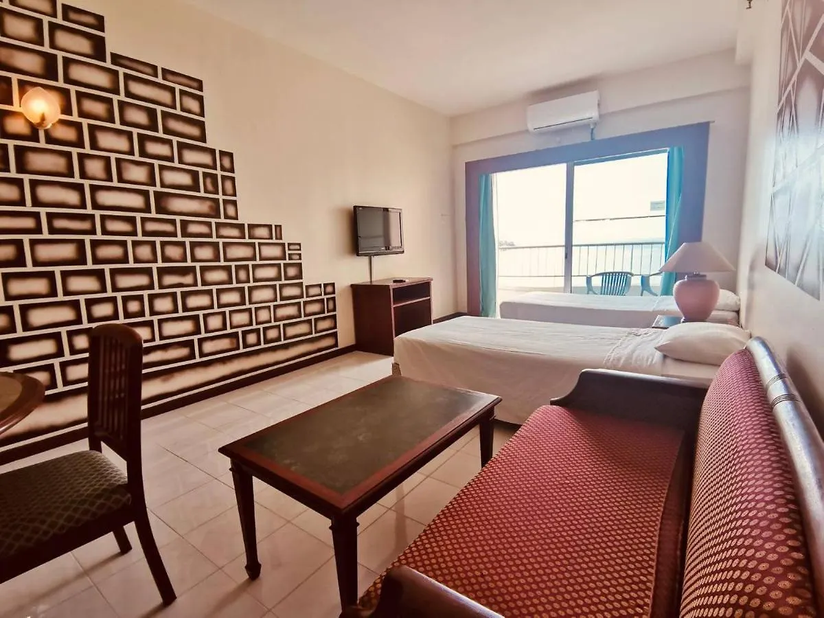 Seaview Deluxe Studio Couples Room S Tanjung Bungah (Penang)