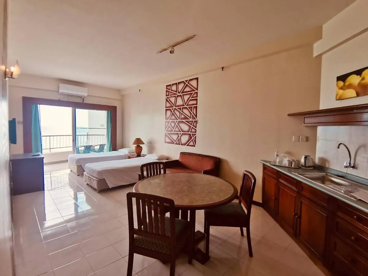 Seaview Deluxe Studio Couples Room S Aparthotel Tanjung Bungah (Penang)