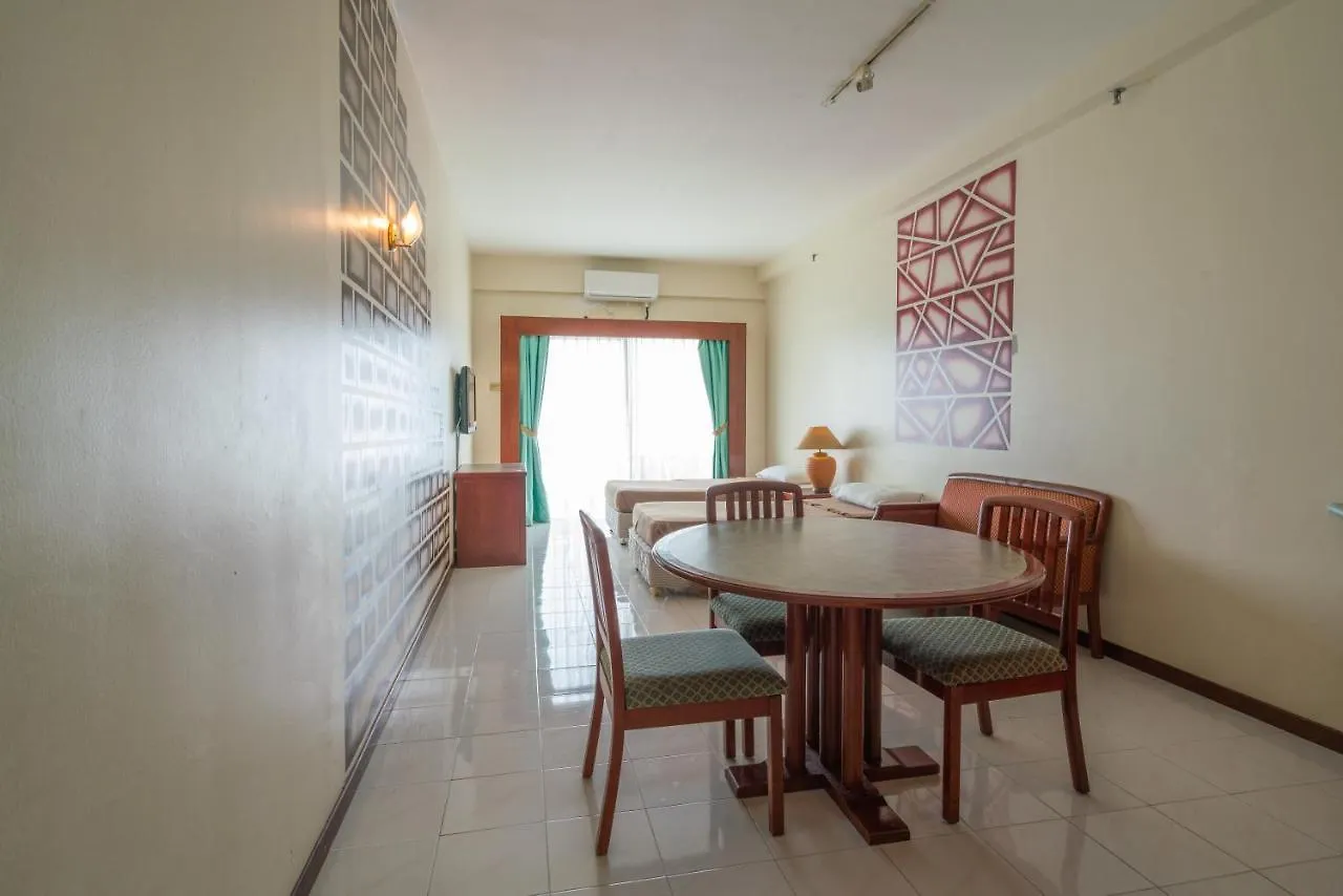 Aparthotel Seaview Deluxe Studio Couples Room S Malaysia