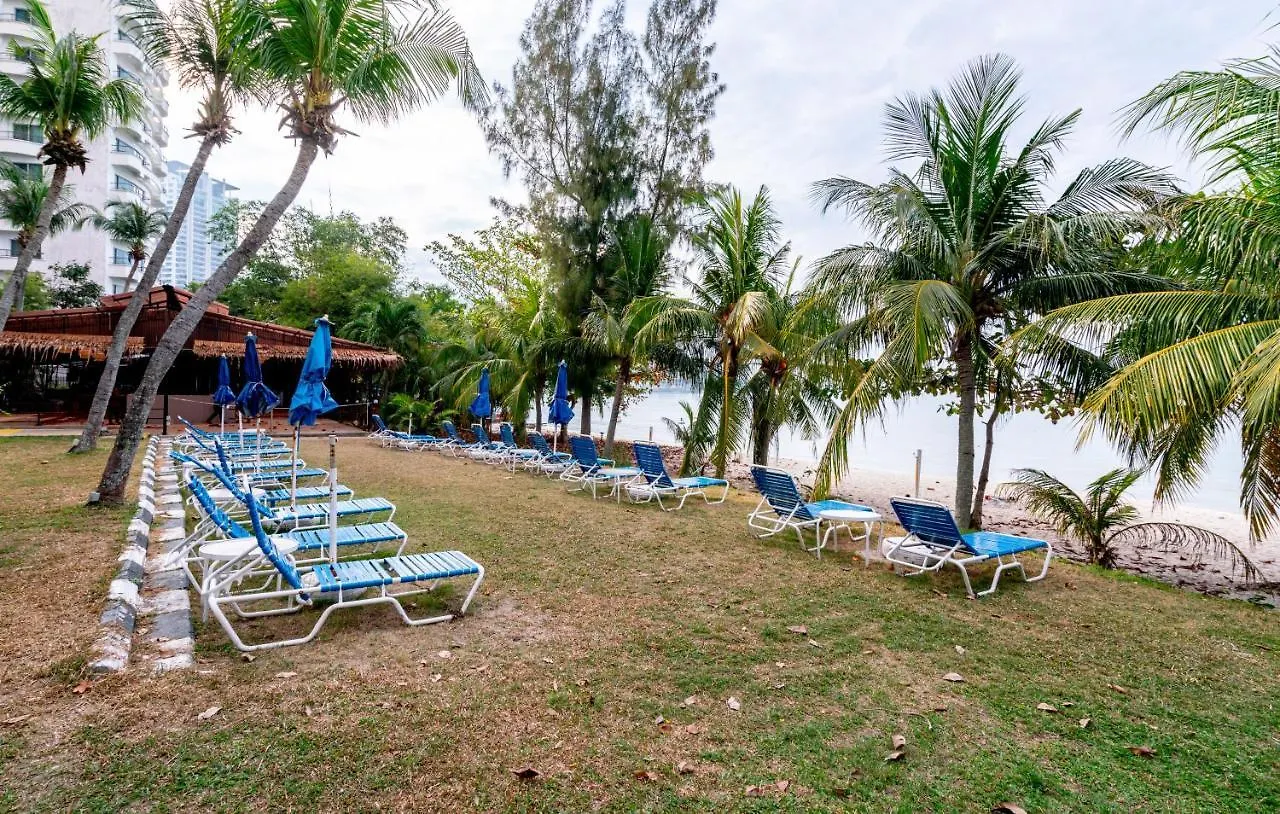 Seaview Deluxe Studio Couples Room S Aparthotel Tanjung Bungah (Penang)